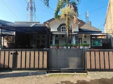 rumah minimalis siap huni lokasi strategis di komplek antapani