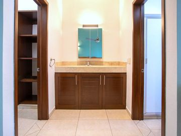 Casa en venta en Fluvial Vallarta, Puerto Vallarta, ubicación estratégica y alta plusvalía
