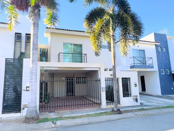 Casa en venta en Fluvial Vallarta, Puerto Vallarta, ubicación estratégica y alta plusvalía