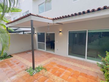 Casa en venta en Fluvial Vallarta, Puerto Vallarta, ubicación estratégica y alta plusvalía
