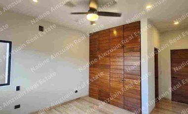 RESIDENCIA EN RENTA UBICADA EN LAGOS DEL SOL CANCÚN, QUINTANA ROO. 4 RECÁMARAS, ALBERCA, AMPLIÓ JARDÍN, AMENIDADES.