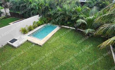 RESIDENCIA EN RENTA UBICADA EN LAGOS DEL SOL CANCÚN, QUINTANA ROO. 4 RECÁMARAS, ALBERCA, AMPLIÓ JARDÍN, AMENIDADES.
