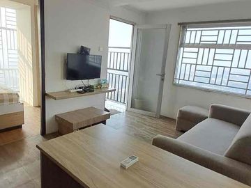 disewakan unit baru renov siap huni 2br tipe besar full furnis view kota hadap timur grand asia afrika