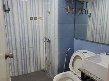 disewakan unit baru renov siap huni 2br tipe besar full furnis view kota hadap timur grand asia afrika