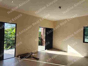 SE RENTA RESIDENCIA DISEÑÓ MODERNISTA  EN RESIDENCIAL LAGOS DEL SOL CANCÚN, QUINTANA ROO. 4 RECÁMARAS, ALBERCA, JARDÍN, AMENIDADES, SEGURIDAD 24 HORAS.