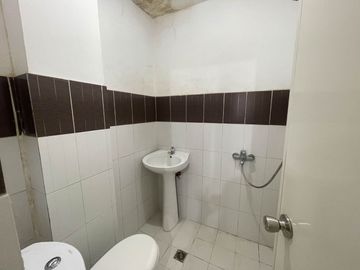 For Sale: 5 Bedroom House and Lot in Kapitolyo, Pasig City