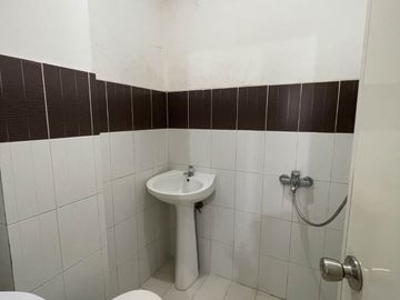 For Sale: 5 Bedroom House and Lot in Kapitolyo, Pasig City