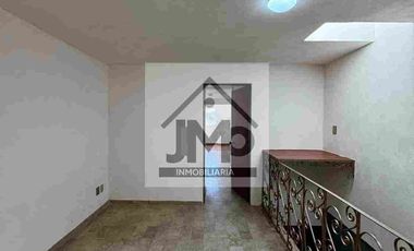 VENTA DE CASA CON TERRENO ADICIONAL