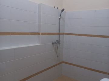 WTS DIJUAL CEPAT RUMAH 1,5 LANTAI RAPI SIAP HUNI DI CLUSTER MAHONI TAMAN ROYAL 1 TANGERANG
