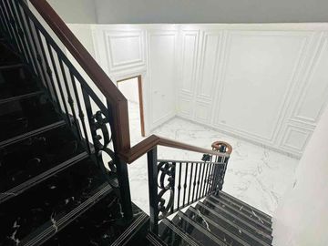Rumah siap huni mewah town house di Jagakarsa
