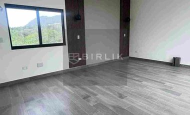 VENTA CASA NUEVA EQUIPADA FRACCIONAMIENTO PRIVADO MONTERREY ZONA URO