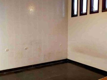 JUAL CEPAT RUMAH SIAP HUNI 4 LANTAI NIAS KELAPA GADING