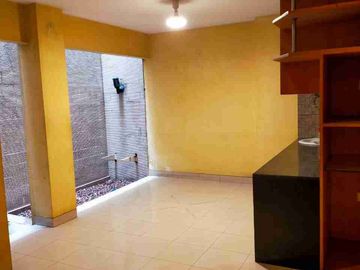 JUAL CEPAT RUMAH SIAP HUNI 4 LANTAI NIAS KELAPA GADING