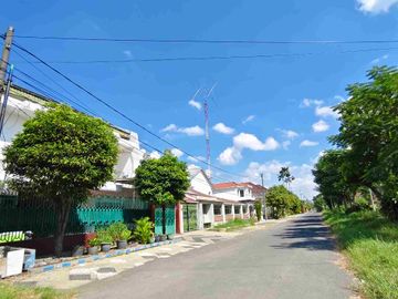 Rumah 2 Lt Luas 388m di Jln Utama Perum Bendul Merisi Surabaya Dekat Polda & Kejaksaan, Serta Aneka Mall  ( Trans Icon, Royal Plaza, Plaza Marina  ) .. Cocok Untuk Hunian, Aneka Usaha atau Kantor