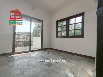 บ้านเดี่ยว หมู่บ้าน พรธิสาร 6 (เลียบคลอง 7) เนื้อที่ 110 ตรว.ใกล้โลตัส รังสิต คลอง7 ถนนรังสิต-นครนายก ตำบลบึงบอน อำเภอหนองเสือ จังหวัดปทุมธานี