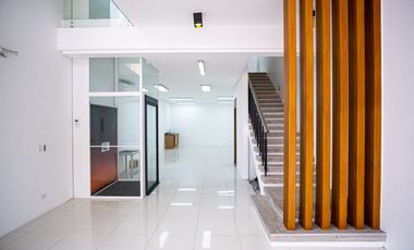 Commercial Building for Sale in Quezon City at Tomas Morato Avenue