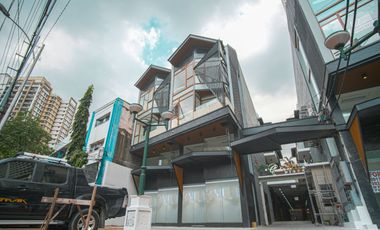 Quezon City Commercial Building for Sale at Tomas Morato Avenue