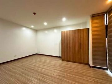 For Sale: 3-Storey Townhouse at One Seventy Place, San Juan City