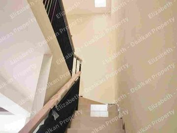 Dijual Rumah Baru Modern Minimalis Semampir Tengah Dkt Merr SHM