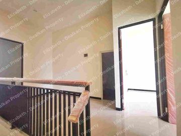 Dijual Rumah Baru Modern Minimalis Semampir Tengah Dkt Merr SHM