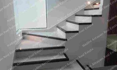 SE RENTA CASA AMPLIA EN RESIDENCIAL CUMBRES CANCÚN, 3 RECÁMARAS MÁS ESTUDIO, ALBERCA PRIVADA, AMENIDADES, SEGURIDAD 24 HORAS.