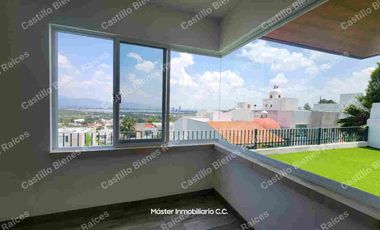 VISTA PANORAMICA Y RECÁMARA EN PLANTA BAJA.