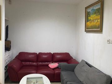 Rumah 1,5 Lantai Semi Furnished Di Cluster Cemara, Banjar Wijaya