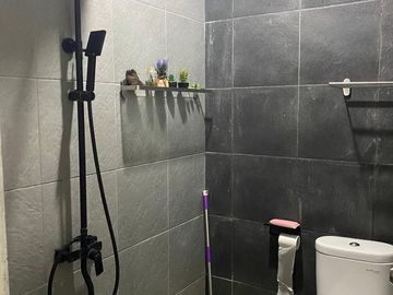 Rumah 1,5 Lantai Semi Furnished Di Cluster Cemara, Banjar Wijaya