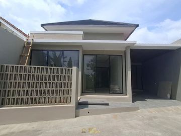RUMAH MODERN, VIEW SAWAH DI PURWOMARTANI, KALASAN