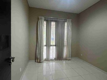 Rumah Cantik Siap Huni Semi Furnished Kawasan Favoritenya Bsd City