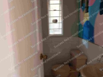 VENDO CASA AMPLIA EN LAS ALAMEDAS