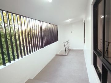 Las pinas House and Lot for Sale near Perpetual Help Medical Center-MD