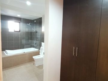 Las pinas House and Lot for Sale near Perpetual Help Medical Center-MD