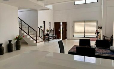 House and Lot in Royale Tagaytay Estates at Bgy. Buck Estate, Alfonso Cavite for SALE or RENT! 6BR SALE PRICE at 25M & RENT at 80k per month