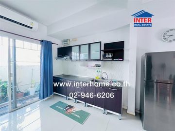 Two-story townhome, 18.1 sq.wah, Villaggio Bangna, ABAC Bangna-Trat Km. 26 (Land Department Bang Phli Soi), Bangna-Trat Road, Bang Bo, Samut Prakan.