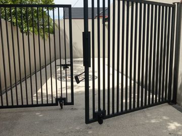 FOR RENT : 2 BEDROOMS VILLA IN JALAN PENYARINGAN SANUR - DENPASAR