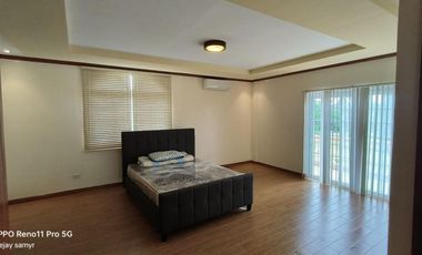 House & Lot with Golf Course view in Royale Tagaytay Estates for SALE! 300 sqm at 20M