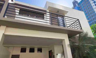 House for rent in Cebu City, Gated in Banilad with access to pool