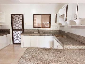 3 Bedroom Bungalow House for Rent in BF Homes Phase 4, Las Pinas City | Property ID: RT093