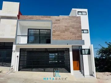 Exclusiva Casa en 3 Niveles en Imperial de las Ánimas, Xalapa - $6,000,000 MXN