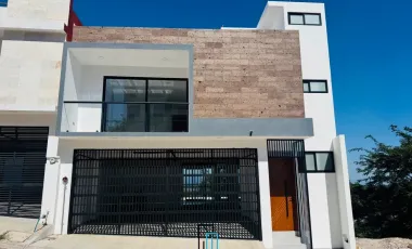 Exclusiva Casa en 3 Niveles en Imperial de las Ánimas, Xalapa - $6,000,000 MXN
