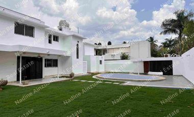 Se vende, Exclusiva Residencia en Fraccionamiento Campestre, Mérida, Yucatán, México. Recién Renovada con 900 m² de Terreno. Lista para habitar.