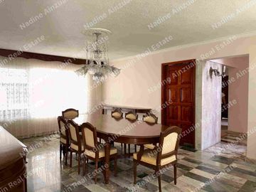 Se vende, Exclusiva Residencia en Fraccionamiento Campestre, Mérida, Yucatán, México. Recién Renovada con 900 m² de Terreno. Lista para habitar.