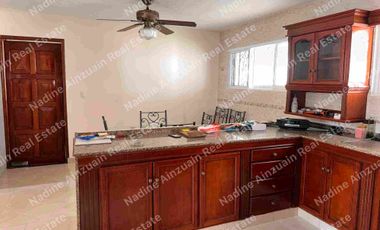 Se vende, Exclusiva Residencia en Fraccionamiento Campestre, Mérida, Yucatán, México. Recién Renovada con 900 m² de Terreno. Lista para habitar.