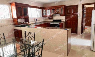 Se vende, Exclusiva Residencia en Fraccionamiento Campestre, Mérida, Yucatán, México. Recién Renovada con 900 m² de Terreno. Lista para habitar.