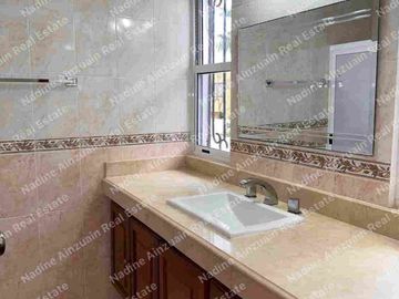 Se vende, Exclusiva Residencia en Fraccionamiento Campestre, Mérida, Yucatán, México. Recién Renovada con 900 m² de Terreno. Lista para habitar.