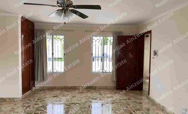 Se vende, Exclusiva Residencia en Fraccionamiento Campestre, Mérida, Yucatán, México. Recién Renovada con 900 m² de Terreno. Lista para habitar.
