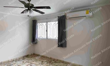 Se vende, Exclusiva Residencia en Fraccionamiento Campestre, Mérida, Yucatán, México. Recién Renovada con 900 m² de Terreno. Lista para habitar.