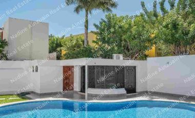 Se vende, Exclusiva Residencia en Fraccionamiento Campestre, Mérida, Yucatán, México. Recién Renovada con 900 m² de Terreno. Lista para habitar.