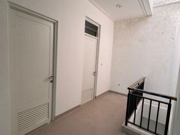 Rukan Asia Afrika PIK2 Hoek Gandeng 3 4Lt 13,5X15 bisa Satuan